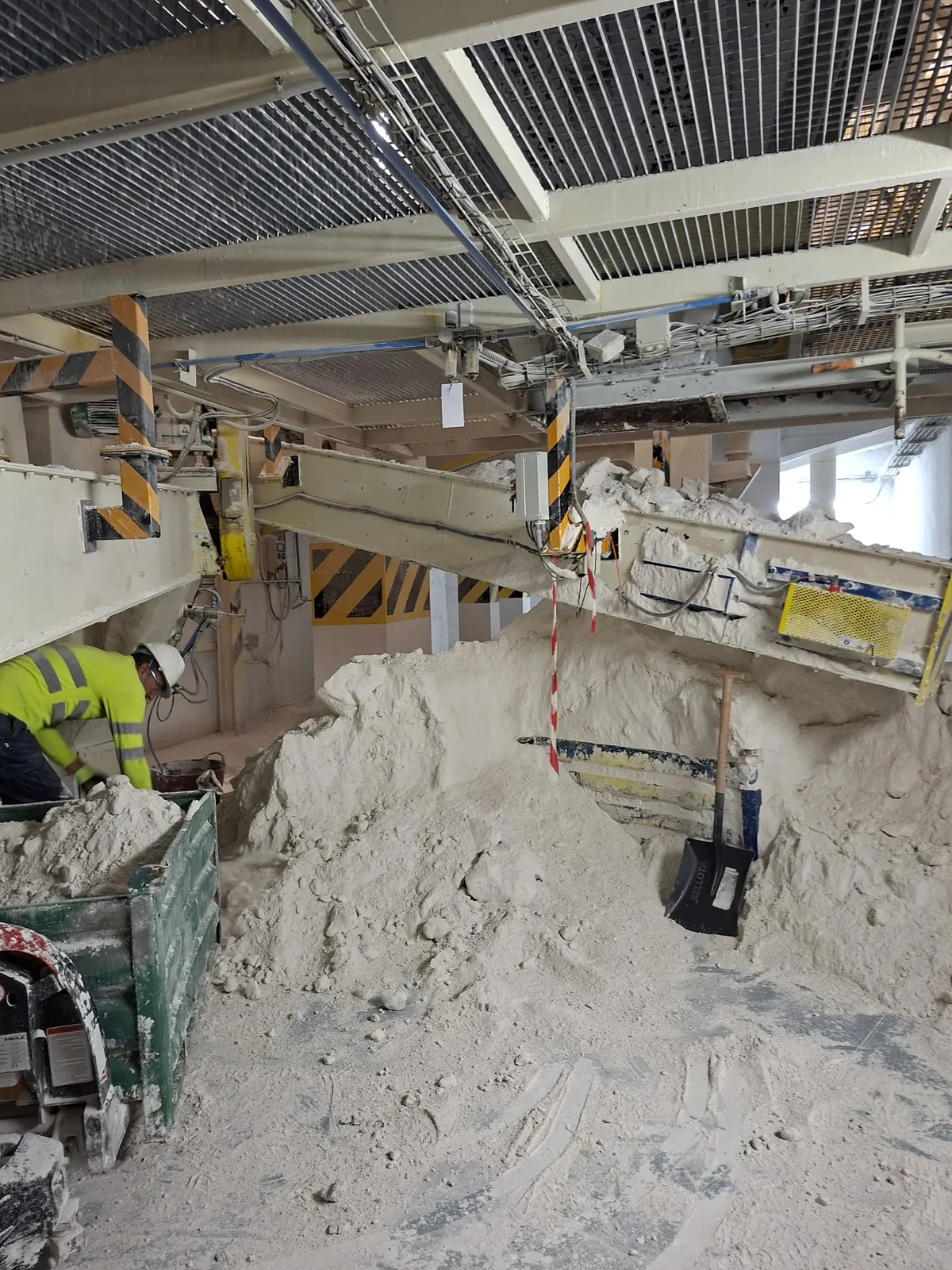 Instalación de proceso industrial durante trabajos de diagnóstico